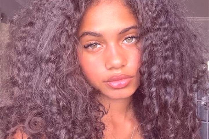 Naomi, 28, a black dark-eyed ebony companion based in Riegelsberg. Offering Erotic Massage, OWO, Striptease, Domination, Tantra. Available for incall and out...