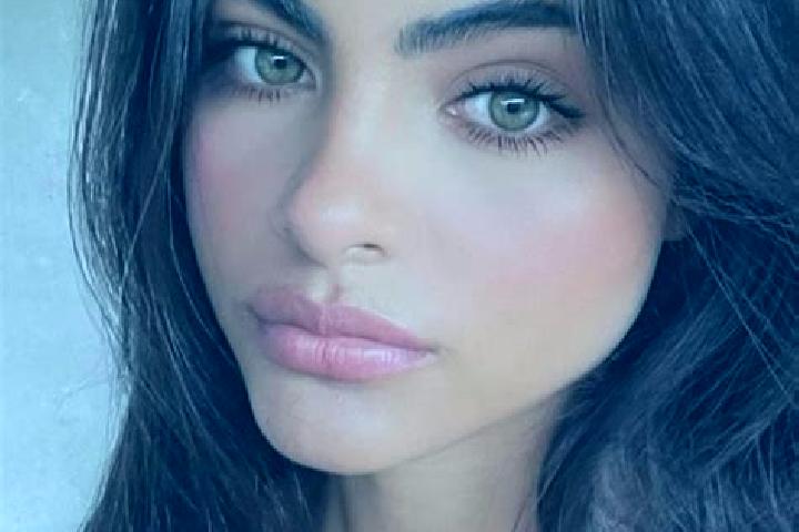 Naomi, 28, a black hazel-eyed european companion based in Filea. Offering Prostate Massage, Striptease, Dinner Date, Girlfriend Experience. Available for inc...