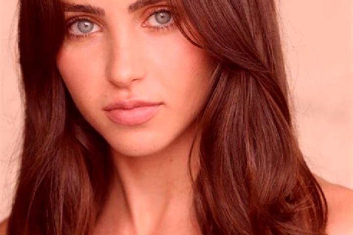 Naomi, 28, a brunette grey-eyed caribbean companion based in Data Kakus. Offering Fetish, GFE. Available for incall and outcall, day and evening dates.