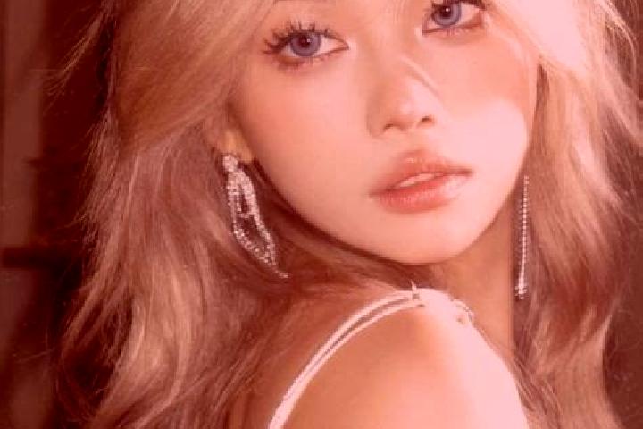 Naomi, 28, a dark blonde blue-eyed asian companion based in Sfizef. Offering Tantra, Roleplay, Deep French Kissing, Duos. Available for incall and outcall, o...