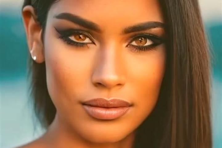 Naomi, 28, a dark blonde dark-eyed latina companion based in Siclong. Offering Massage, CIM, Fetish, Roleplay. Available for incall and outcall, day and even...