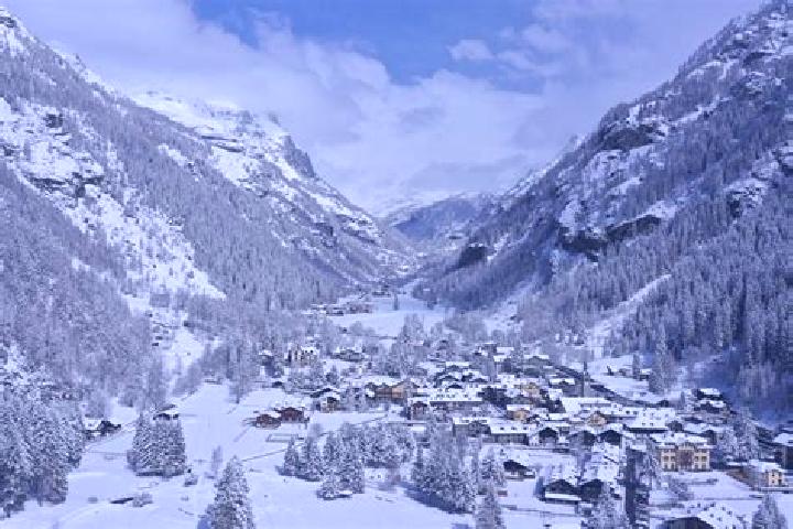 Naomi, 28, a red grey-eyed mixed companion based in Gressoney-La-Trinite. Offering 69, Overnight, Domination, Party Girl. Available for incall and outcall, o...