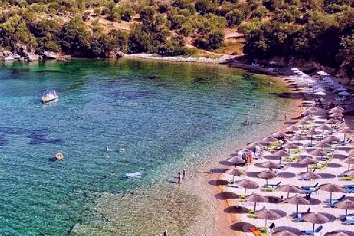 Naomi, 28 — Escort in Agia Paraskevi, Greece