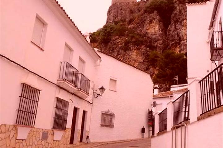 Naomi, 28 — Escort in Frades de la Sierra, Spain