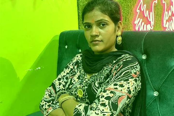 Naomi, 28 — Escort in Hardoi, India