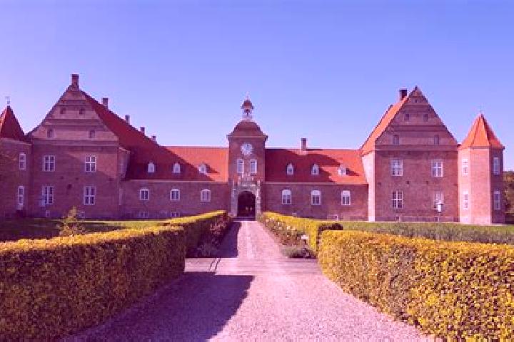 Naomi, 28 — Escort in Ulstrup, Denmark