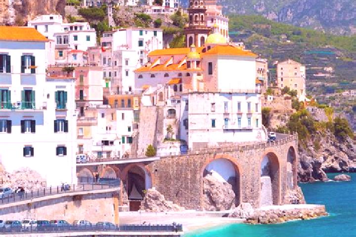 Naomi, 28 — Escort in Valleve, Italy