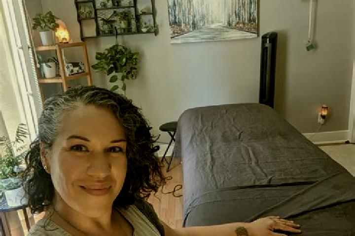 Naomi, 29, a black blue-eyed latina companion based in Megesheim. Offering Couples, A-Level, Erotic Massage. Available for incall and outcall, day and evenin...