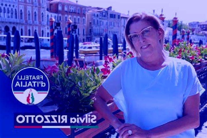 Naomi, 29 — Escort in Gerosa, Italy