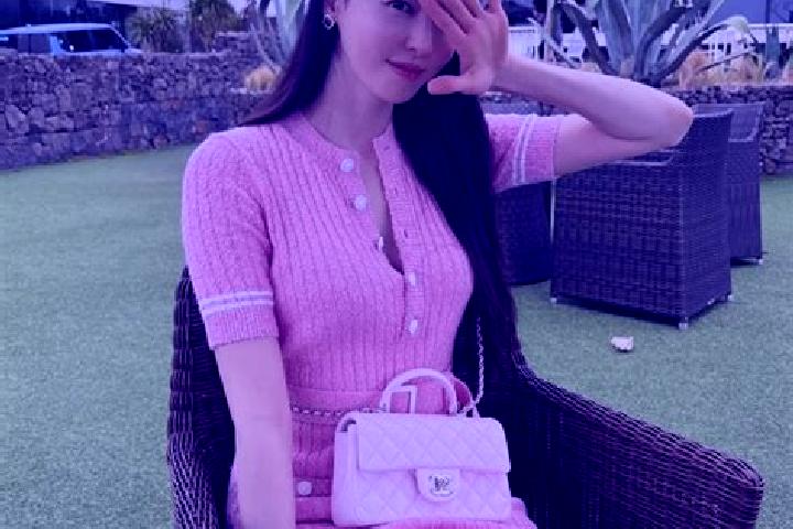 Naomi, 29 — Escort in Namsa, South Korea