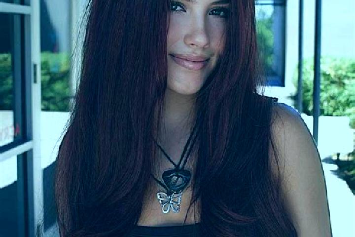 Naomi, 30, a auburn dark-eyed caucasian companion based in Bechinesti. Offering GFE, CIM, Couples. Available for incall and outcall, overnight bookings avail...
