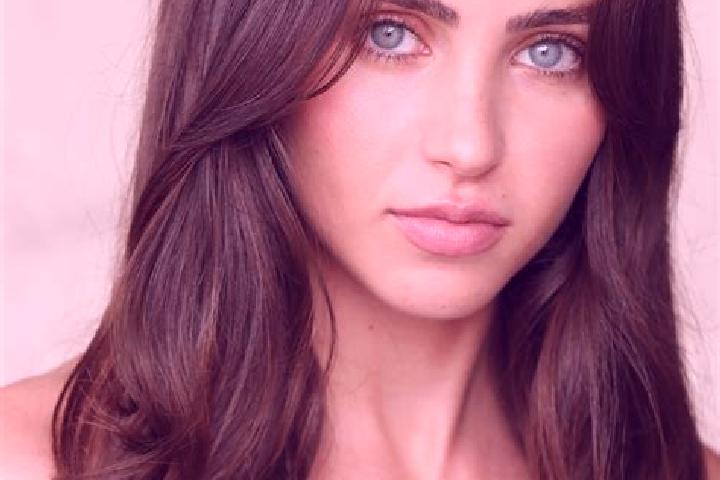 Naomi, 30, a brunette dark-eyed mediterranean companion based in Condrea. Offering Striptease, A-Level, Fetish. Available for incall and outcall, overnight b...