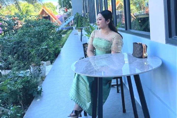 Naomi, 30 — Escort in Baray, Cambodia