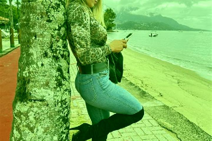 Naomi, 30 — Escort in Candido Sales, Brazil