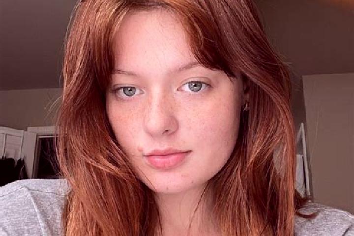 Naomi, 31, a auburn brown-eyed caucasian companion based in Mehraban. Offering A-Level, GFE, BDSM. Available for incall and outcall, day and evening dates.