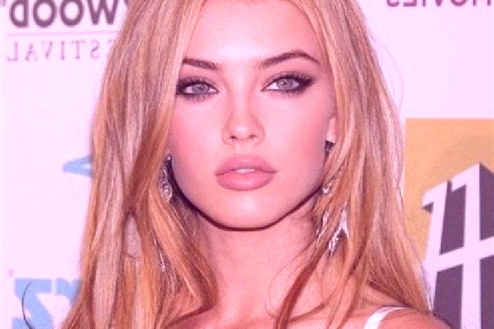 Naomi, 31, a blonde hazel-eyed middle eastern companion based in La Susaya. Offering Striptease, CIM, 69, Domination. Available for incall and outcall, day a...
