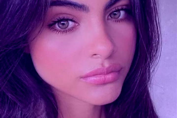 Naomi, 31, a brunette green-eyed european companion based in Robertstown. Offering Fetish, BDSM, Tantra. Available for incall and outcall, day and evening da...