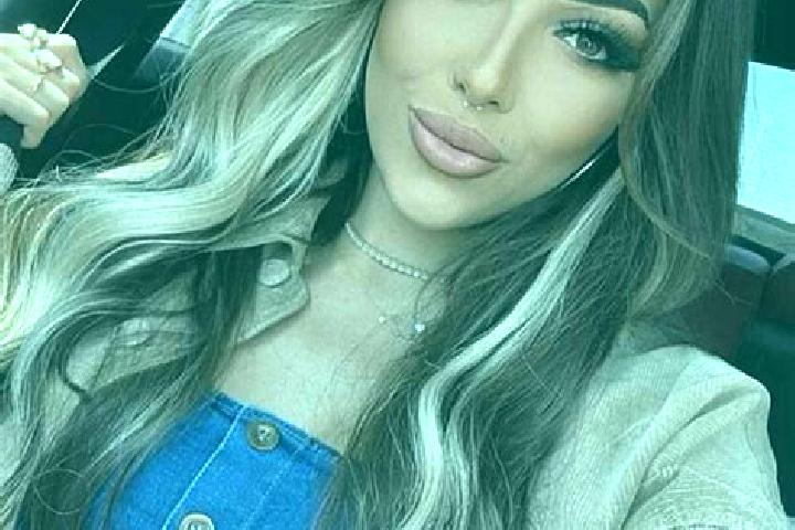 Naomi, 31, a dark blonde brown-eyed caribbean companion based in Elkview. Offering BDSM, Travel Companion, Girlfriend Experience. Available for incall and ou...