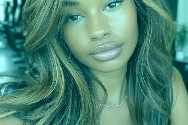 Naomi, 31, a dark blonde dark-eyed mixed companion based in Kotobo. Offering GFE, Dinner Date, Tantra. Available for incall and outcall, overnight bookings a...