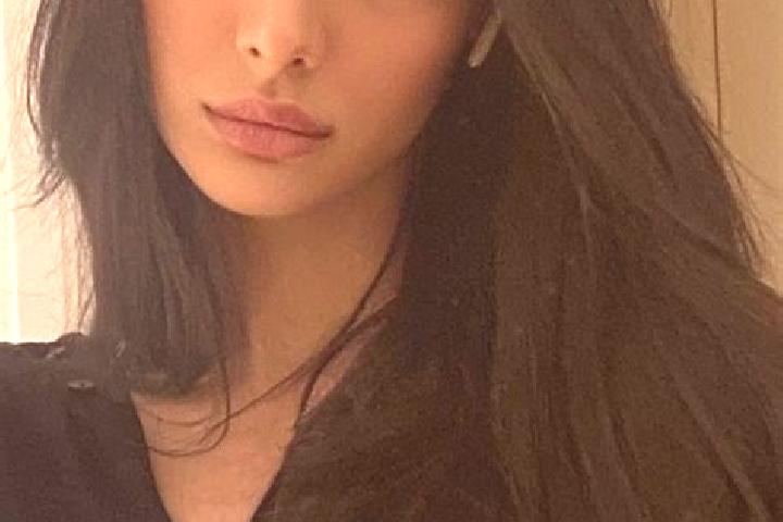 Naomi, 31, a red dark-eyed middle eastern companion based in Mirebeau. Offering Massage, Travel Companion, Deep French Kissing, Girlfriend Experience. Availa...