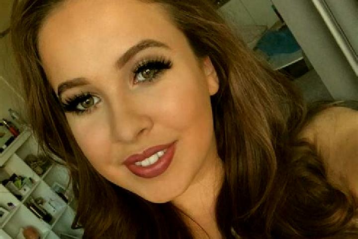 Naomi, 31, a red grey-eyed slavic companion based in GJam Doi. Offering Girlfriend Experience, Domination, Erotic Massage. Available for incall and outcall, ...