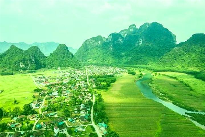 Naomi, 31 — Escort in Tan Hoa, Vietnam