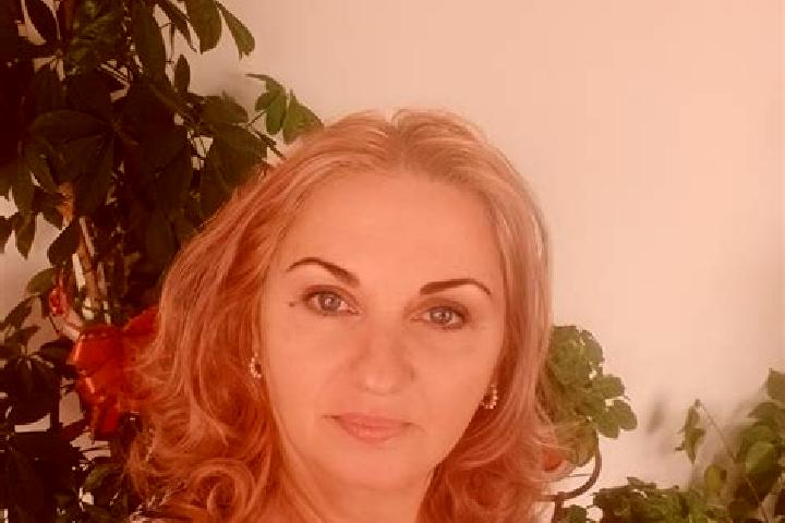 Naomi, 32 — Escort in Bichigi, Romania