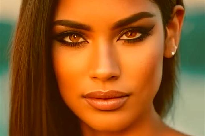 Naomi, 33, a auburn green-eyed latina companion based in Weidenstetten. Offering Girlfriend Experience, OWO, Party Girl, Massage. Available for incall and ou...