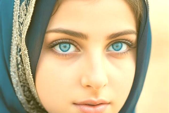 Naomi, 33, a blonde amber-eyed middle eastern companion based in Swansea. Offering Deep French Kissing, Roleplay, Duos. Available for incall and outcall, ove...
