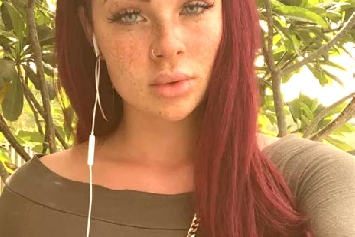 Naomi, 33, a red green-eyed caribbean companion based in Rovies. Offering GFE, Party Girl, OWO, Roleplay. Available for incall and outcall, day and evening d...