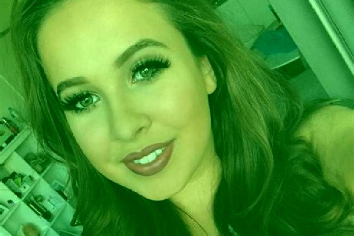 Naomi, 34, a auburn blue-eyed mediterranean companion based in Everett. Offering Dinner Date, Overnight, Domination. Available for incall and outcall, day an...