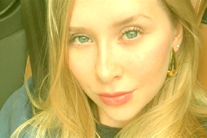 Naomi, 34, a auburn brown-eyed caucasian companion based in Conceicao das Alagoas. Offering Massage, OWO, Domination. Available for incall and outcall, day a...