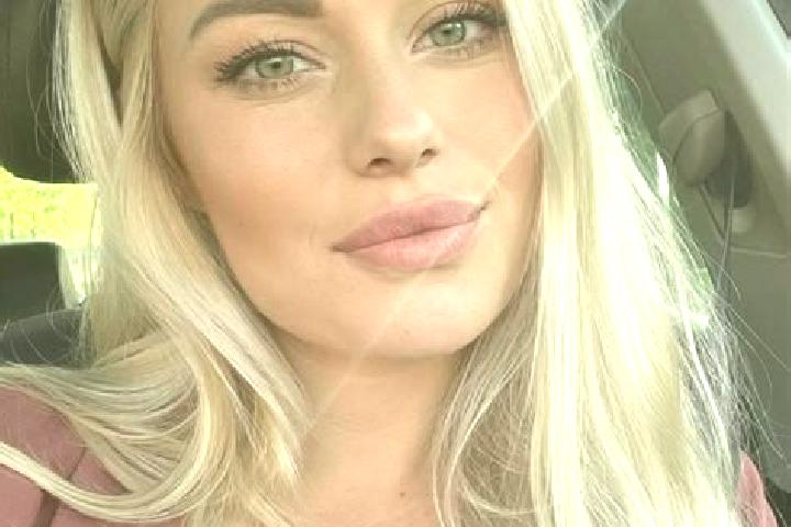 Naomi, 34, a blonde hazel-eyed slavic companion based in Yaguaron. Offering Erotic Massage, A-Level, Roleplay, Domination. Available for incall and outcall, ...