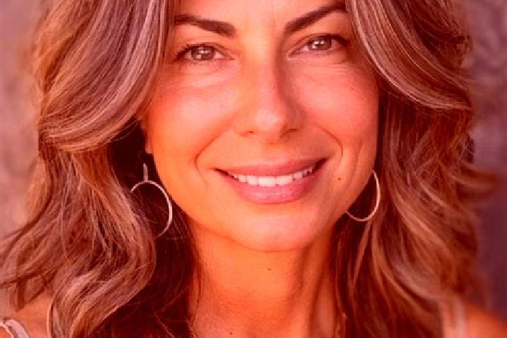 Naomi, 34, a brunette grey-eyed latina companion based in Meerbeck. Offering Travel Companion, Domination, Deep French Kissing, Tantra. Available for incall ...