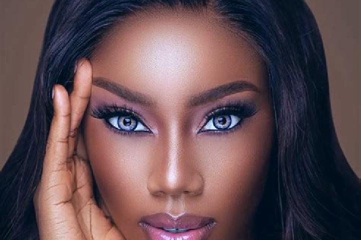 Naomi, 34, a red blue-eyed ebony companion based in Wenjiapo. Offering A-Level, Deep French Kissing, GFE. Available for incall and outcall, day and evening d...