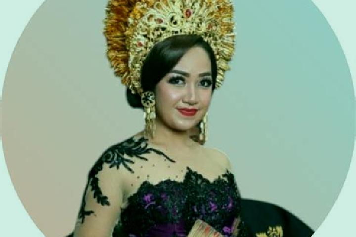 Naomi, 34 — Escort in Banjar Kelodan, Indonesia