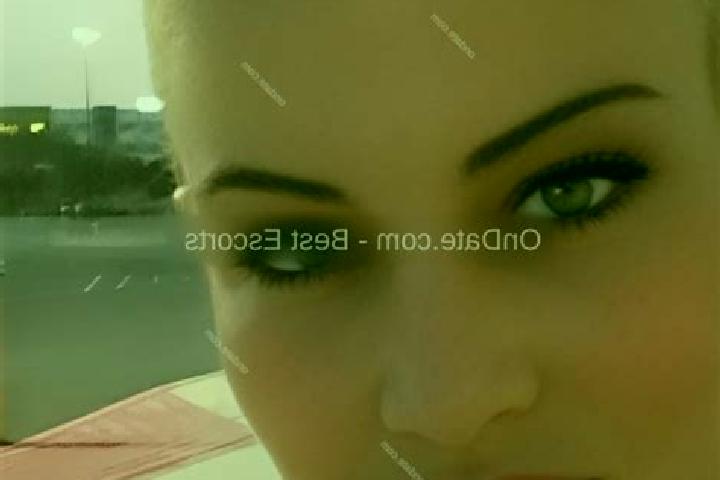 Naomi, 34 — Escort in Burzuc, Romania