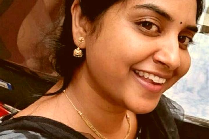 Naomi, 34 — Escort in Elumalai, India