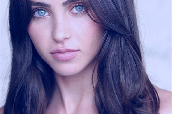 Naomi, 35, a brunette dark-eyed slavic companion based in Gorbea. Offering Party Girl, Duos, GFE, 69, Striptease. Available for incall and outcall, day and e...