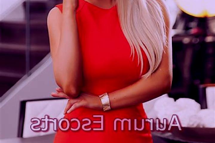 Naomi, 35, a dark blonde amber-eyed caucasian companion based in Crouy-sur-Ourcq. Offering Couples, Girlfriend Experience, Erotic Massage, Overnight, Dominat...