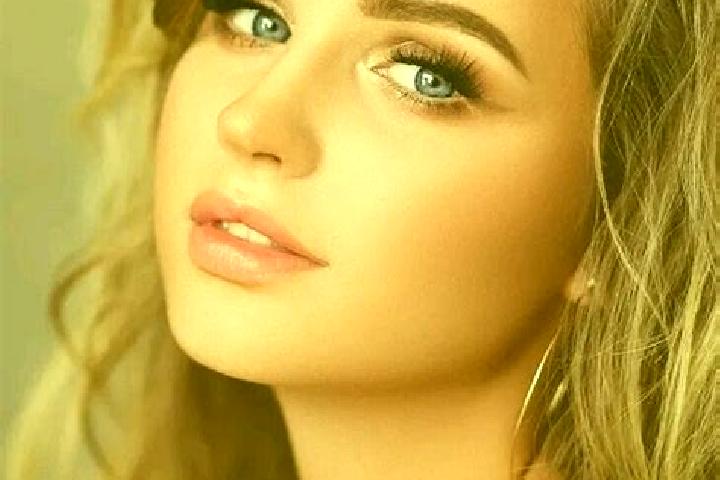 Naomi, 35, a dark blonde blue-eyed slavic companion based in Meyvaleh. Offering Travel Companion, Overnight, Massage. Available for incall and outcall, day a...