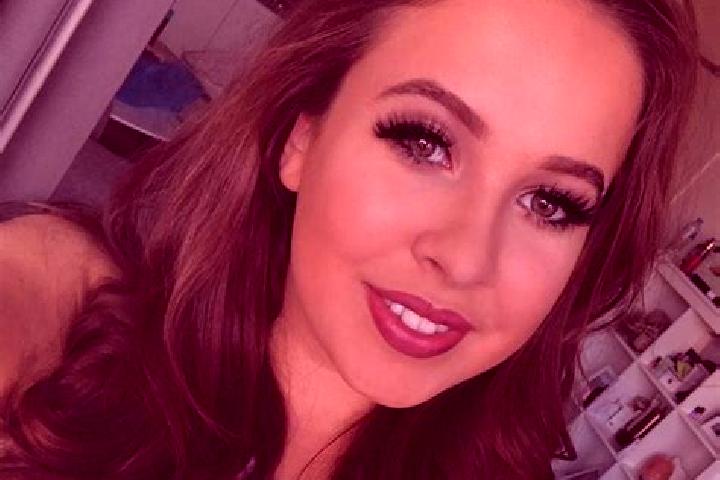 Naomi, 35, a red dark-eyed european companion based in Talgarth. Offering Striptease, Party Girl, Erotic Massage, Fetish. Available for incall and outcall, d...