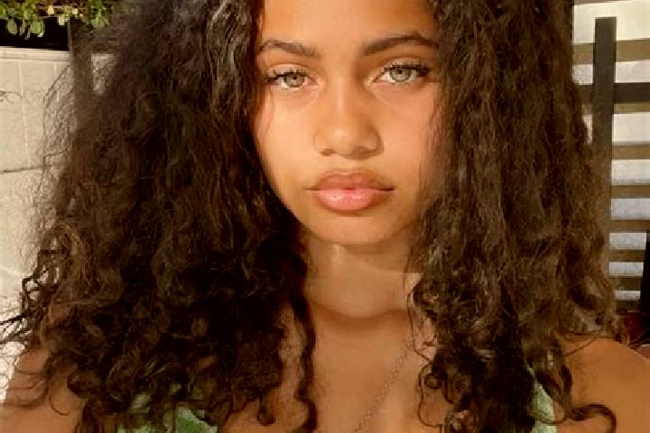 Naomi, 35, a red green-eyed mixed companion based in Tokod. Offering Deep French Kissing, Overnight, Prostate Massage, Massage. Available for incall and outc...