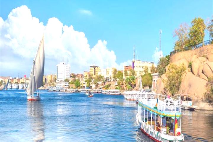 Naomi, 35 — Escort in Az Zayniyah Qibli, Egypt