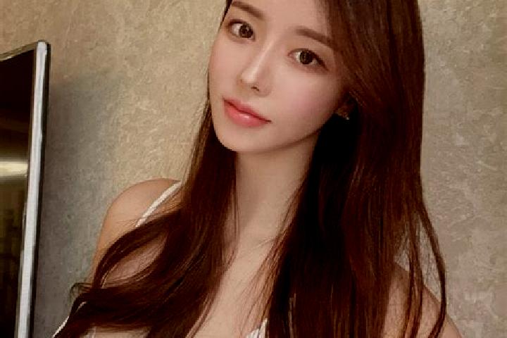 Naomi, 35 — Escort in Lijiaxiang, China