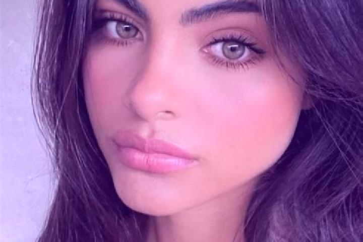 Naomi, 36, a auburn grey-eyed indian companion based in Tegaljati. Offering Erotic Massage, A-Level, Domination, OWO. Available for incall and outcall, day a...