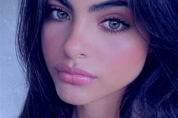 Naomi, 36, a black grey-eyed indian companion based in Alhendin. Offering Massage, OWO, Roleplay. Available for incall and outcall, overnight bookings availa...