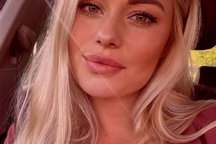 Naomi, 36, a blonde hazel-eyed caribbean companion based in Terrasini. Offering Dinner Date, Couples, Massage, Travel Companion, Fetish. Available for incall...