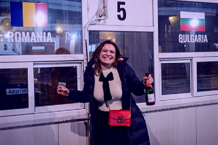 Naomi, 36 — Escort in Leorda, Romania