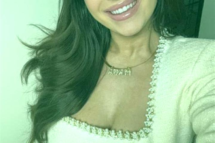 Naomi, 37, a auburn brown-eyed latina companion based in St Clair. Offering Deep French Kissing, 69, Domination, Couples. Available for incall and outcall, d...